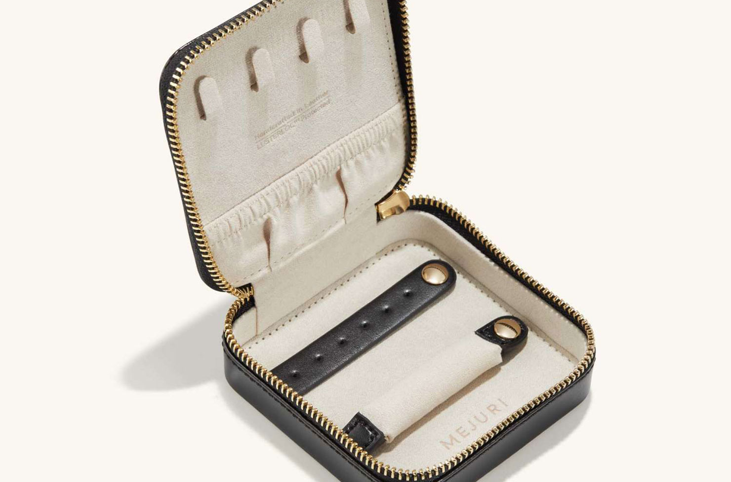 Best gifts for travellers - mejuri travel case