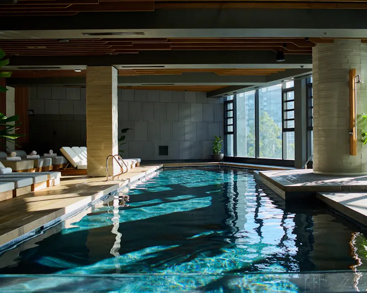 1 hotel melbourne pool