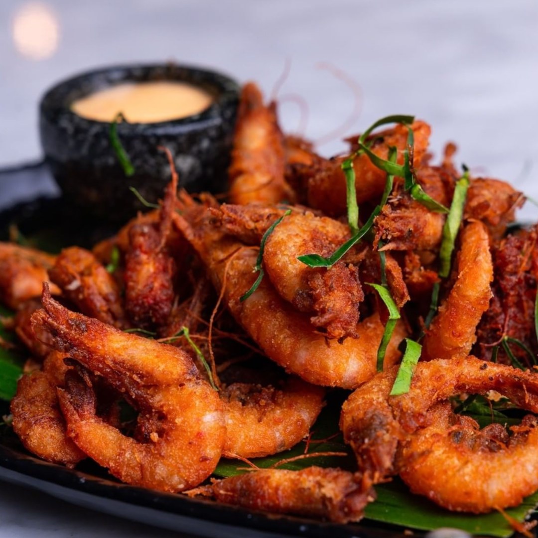 crispy shrimp with sauce