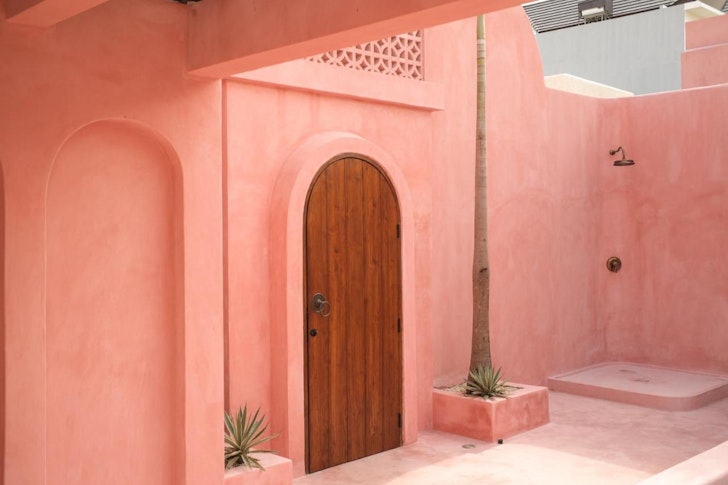 Villa Ella June