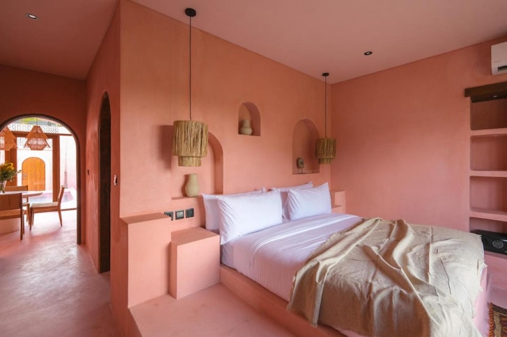Villa Ella June