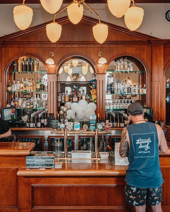 Largs Pier Hotel - Largs Bay