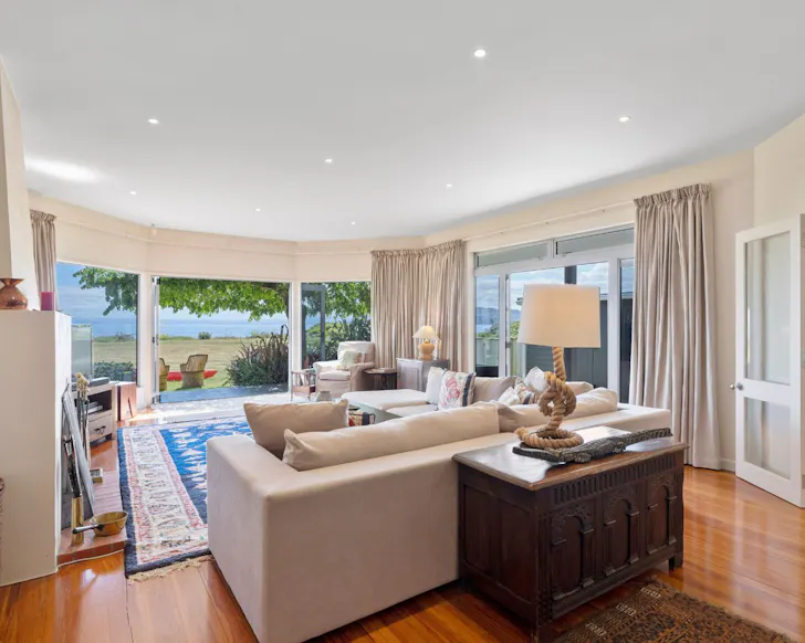 The living space at Absolute Lake Front In 5 Mile Bay NZ