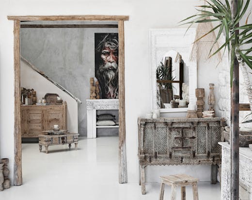 Alabaster Trader Noosa