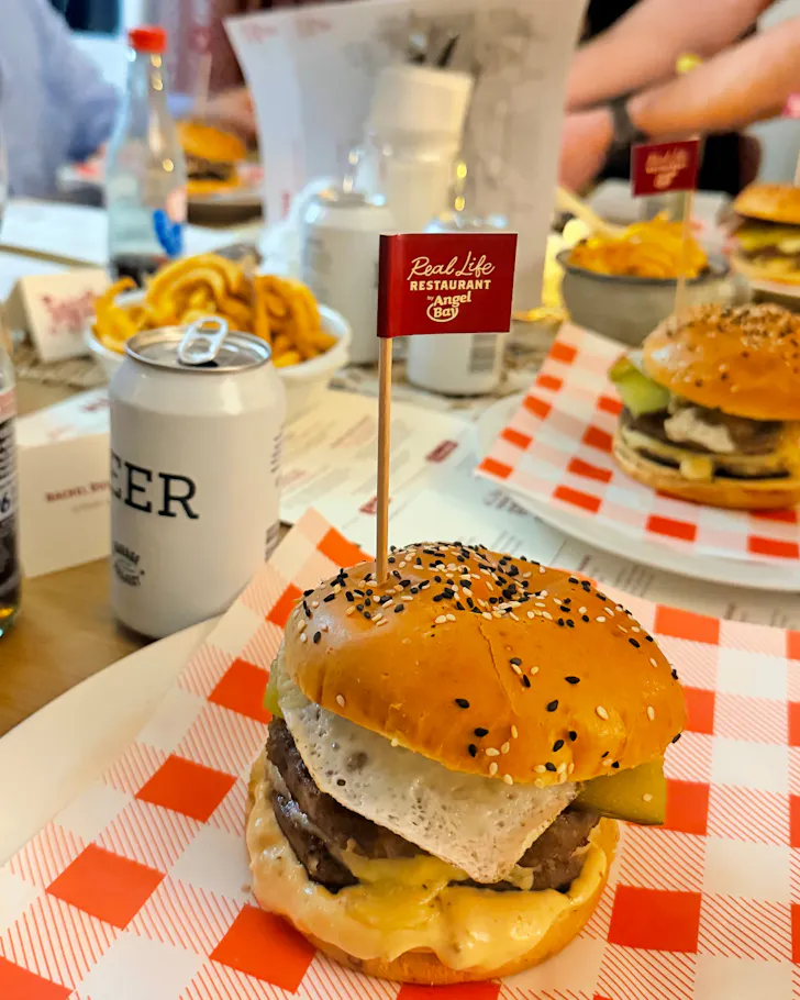Burger pop-up