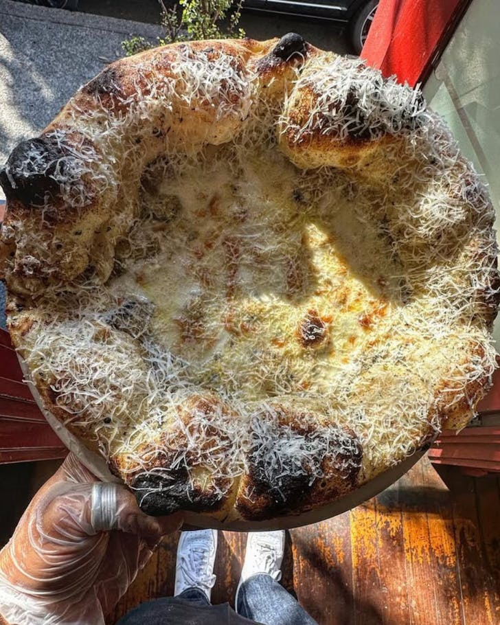 Gigi's vegetarian vegan pizza