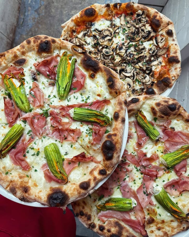 rosso pomodoro pizza