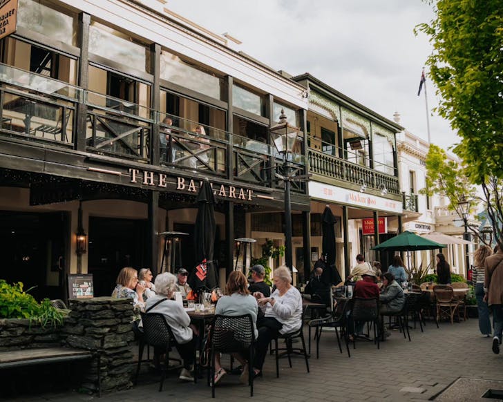 the best bars with live music queenstown
