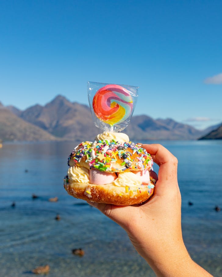 Best cafes for breakfast in Queenstown 