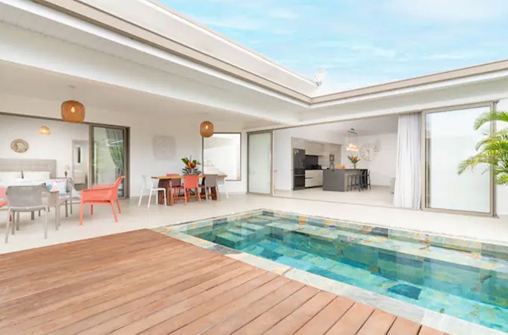The pool at Villa Dolce Vita, one of the best Airbnbs in Tahiti
