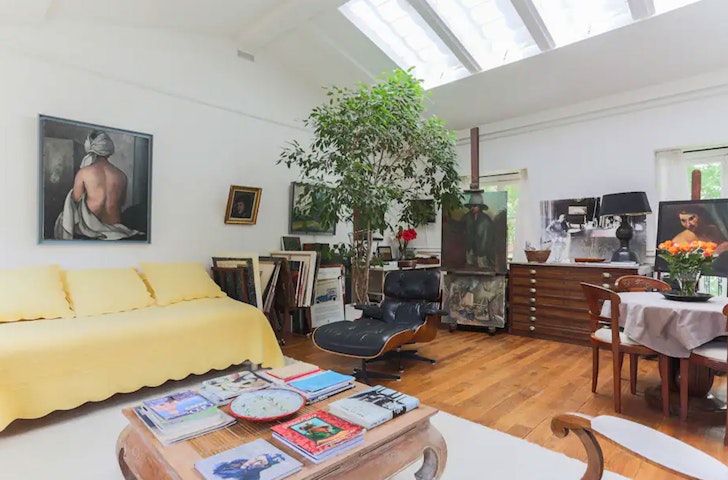 A room in the The Painter's House, one of the best Airbnbs in Paris