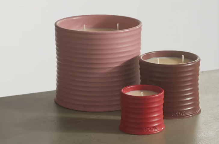 The Loewe Home Scents Tomato Leaves Small Scented Candle, one of the best homewares gifts