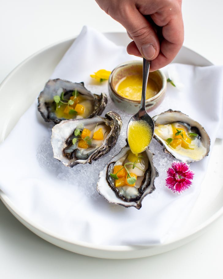 a plate of oystes