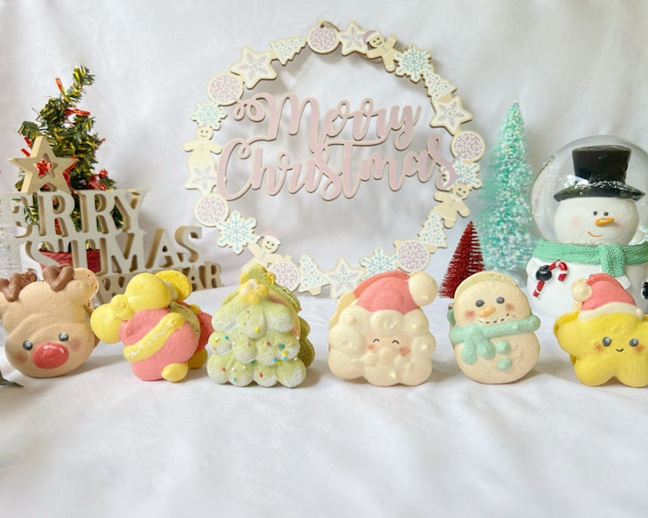 Treat Them To Limited Edition Xmas Bitcarons