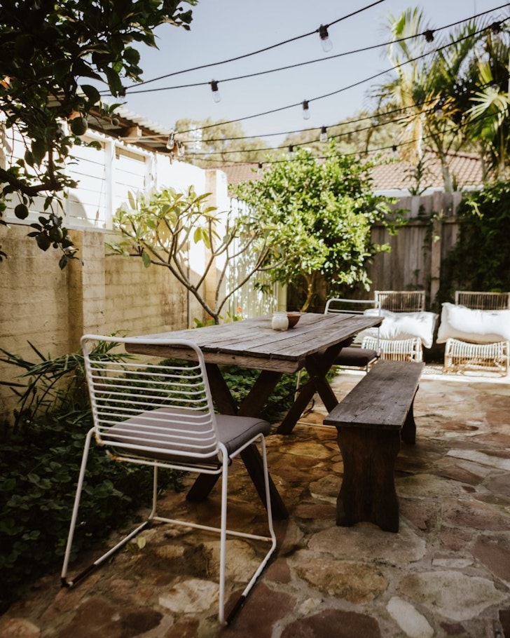 A view of the courtyard at Blue Back one of the best Yamba Airbnbs