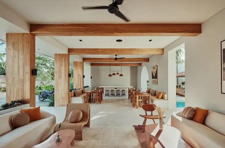 Bonnie Beach Hotel