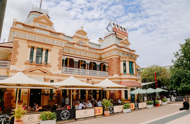breakfast creek hotel