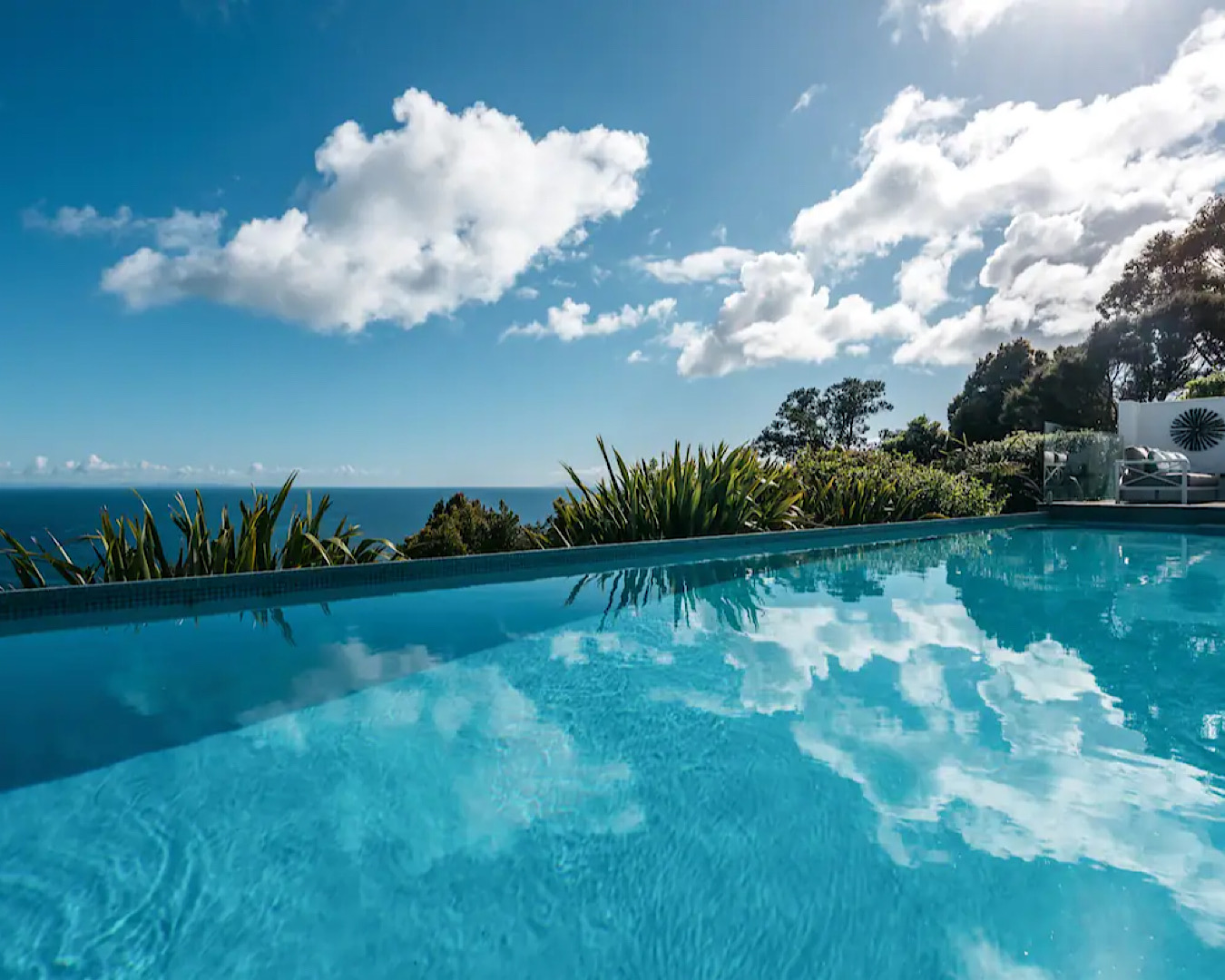 A breathtaking infinity pool that almost blends with the sky. 