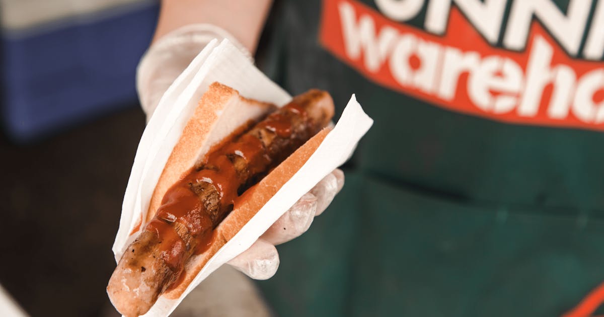 And all was right with the world once again!! First Bunnings snag in ages!!  #onions : r/australia