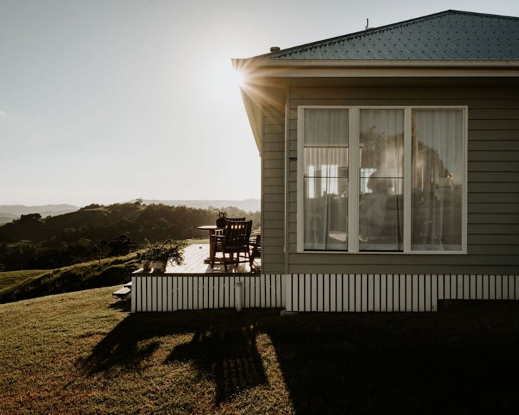 An exterior view of Burgess Cottage best country getaways near Brisbane