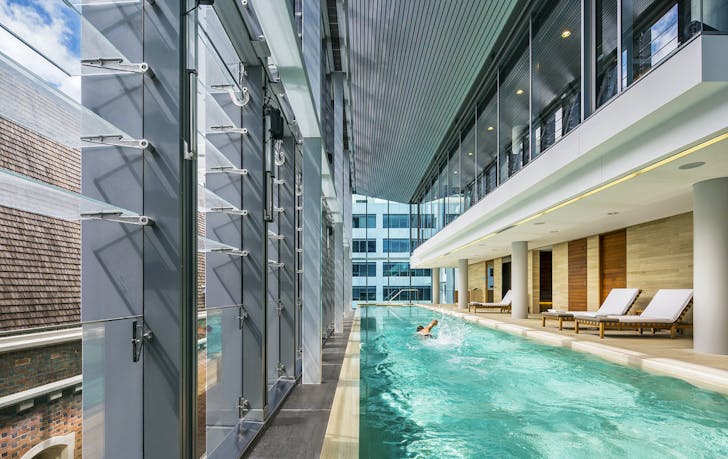 The indoor pool at COMO The Treasury
