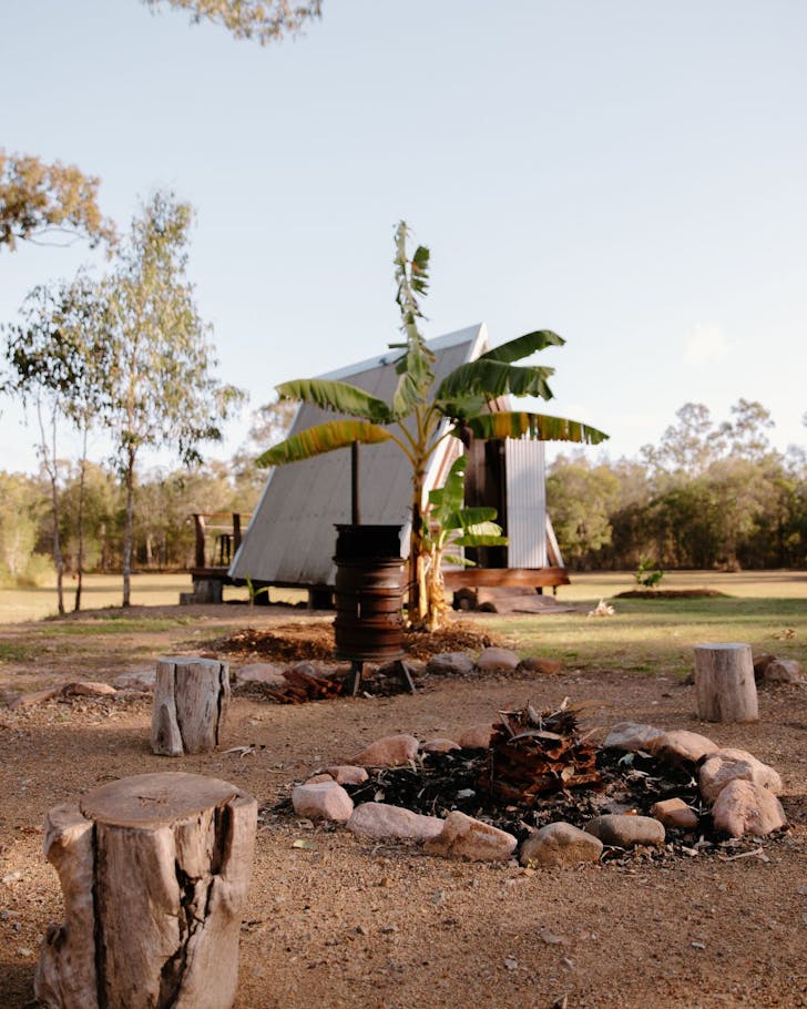 The fire pit in front of the cabin at Captain's Cabin Airbnb Queensland