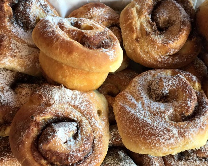 Cinnamon buns dusted in icing sugar from Casetta. 