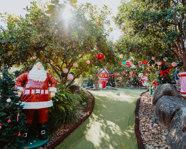christmas putt putt