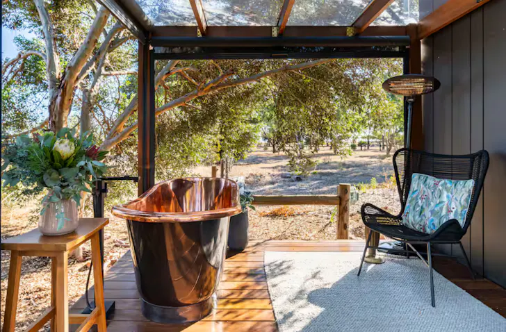Coach Light Cabin