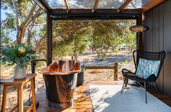 Coach Light Cabin