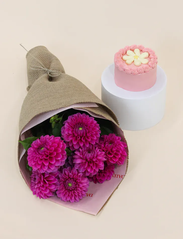 Daily Blooms, Sweet Bakes Bundle With Dahlias