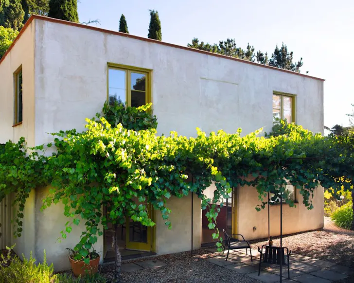 The exterior of Dorado best Daylesford stays