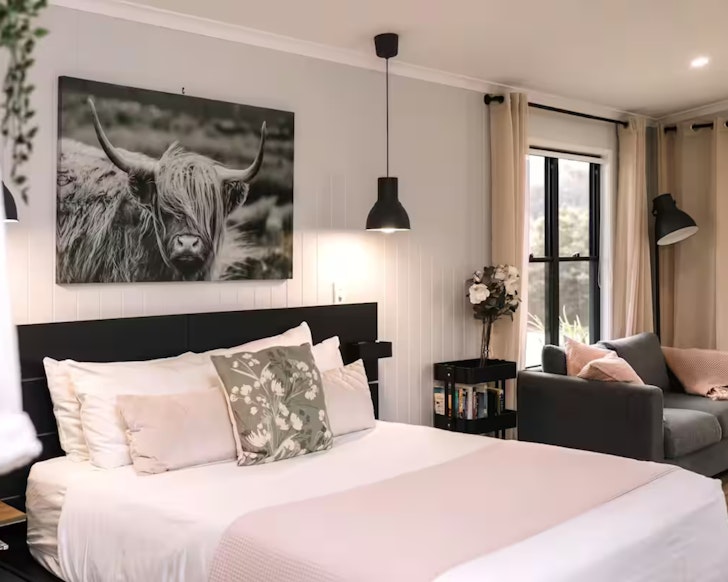 Down at the Dale bedroom one of the best romantic getaways Queensland