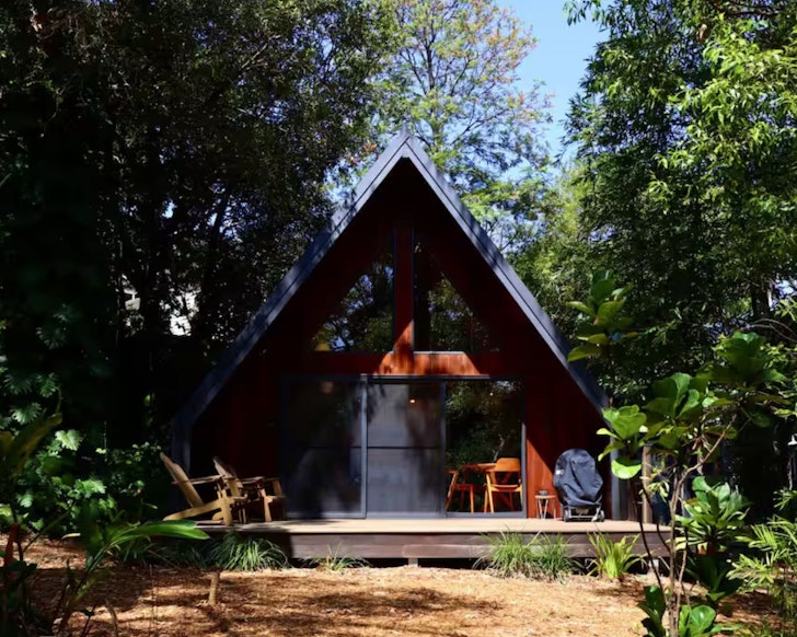 An exterior view of Eh Frame one of the best Noosa Airbnbs