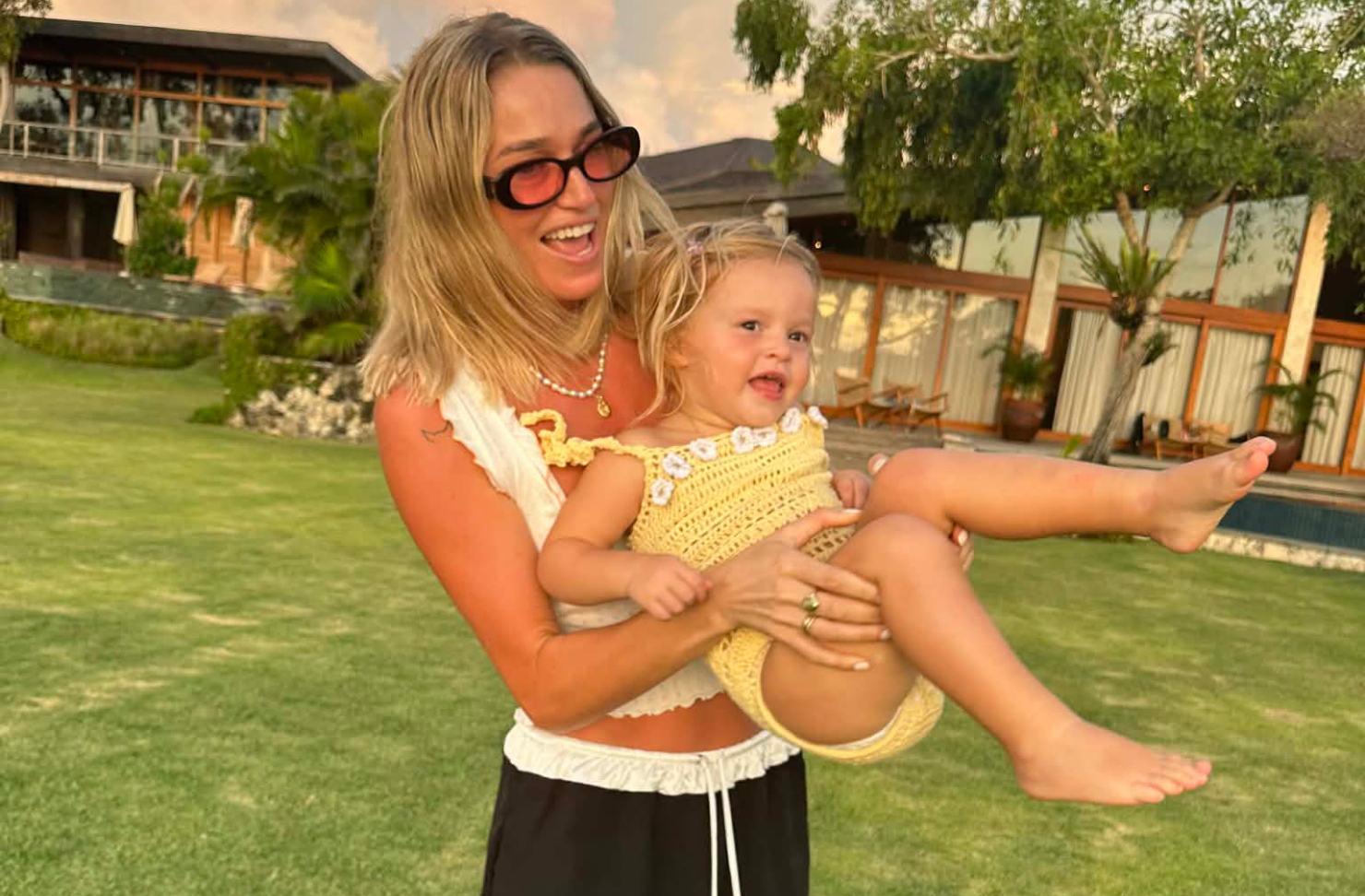 Ellidy Pullin in Bali with kid