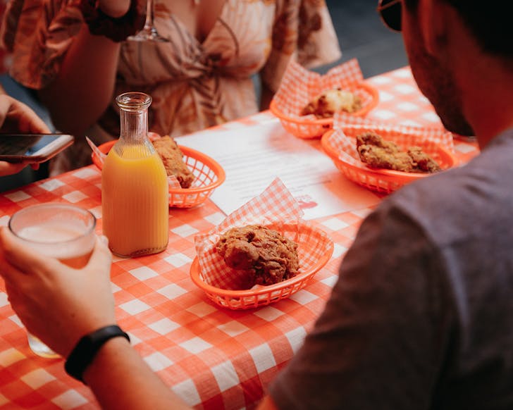 Fried chicken is served at The Elephant Wrestlerâs bottomless fried chick, beer and bubbles.