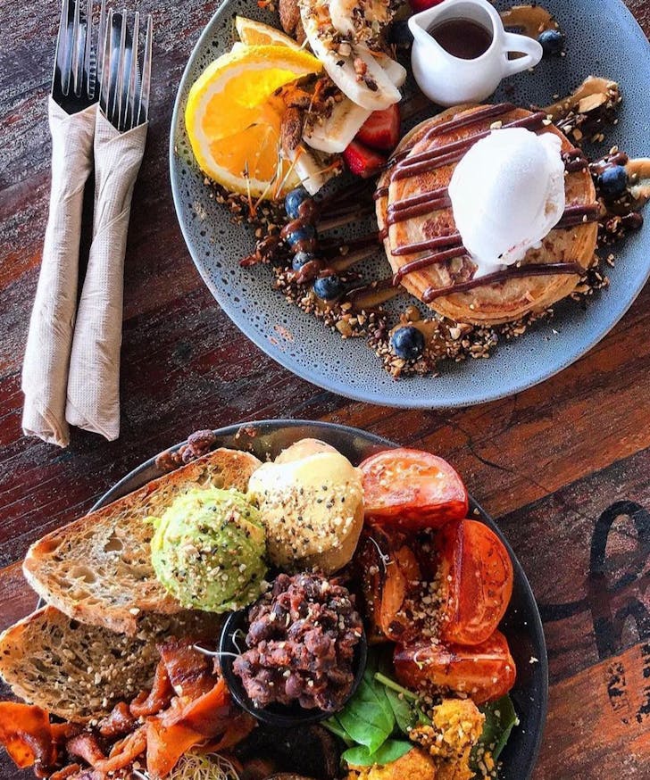 a vegan spread at blendlove in bundall