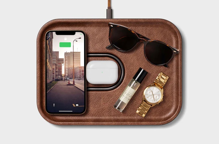 The MAG:3 Classics Dual-Device Charging Tray, one of the best gifts for him