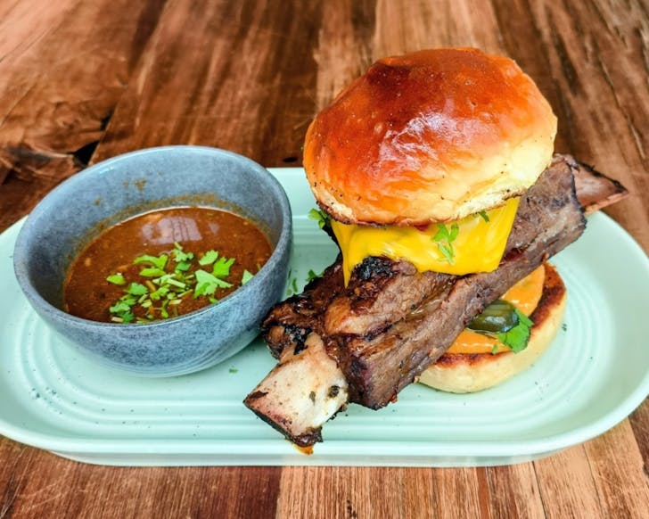 Ginaâs truck burger entry