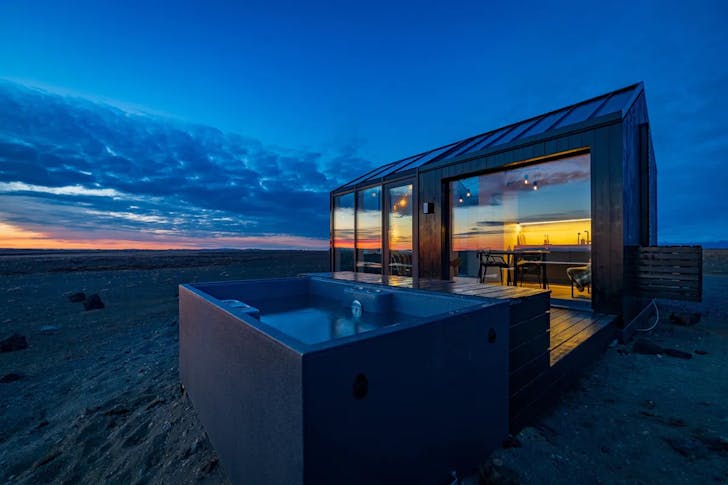 Glass Cottage With Hot Tub