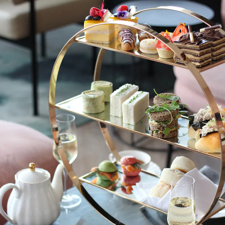 Crowne Plaza Adelaide â Koomo and Luna10