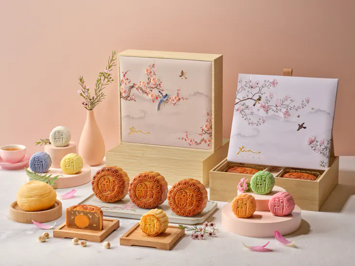 Mooncakes from Holiday Inn Singapore Atrium