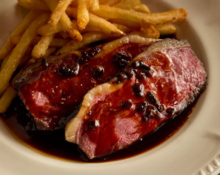 Bistro saine steak frites by babiche martens