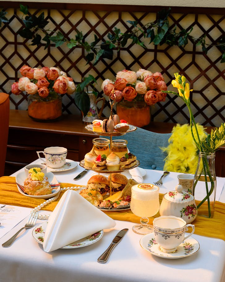 Roaring â20s [1920s] High Tea at Hotel Debrett