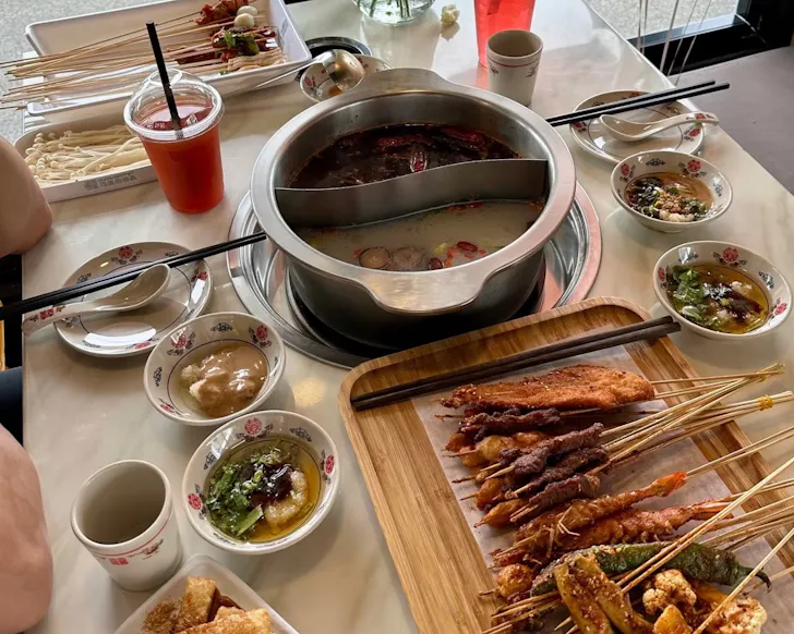 Billion skewers hotpot