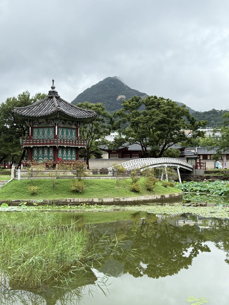 gyeongbokgung palace gardens