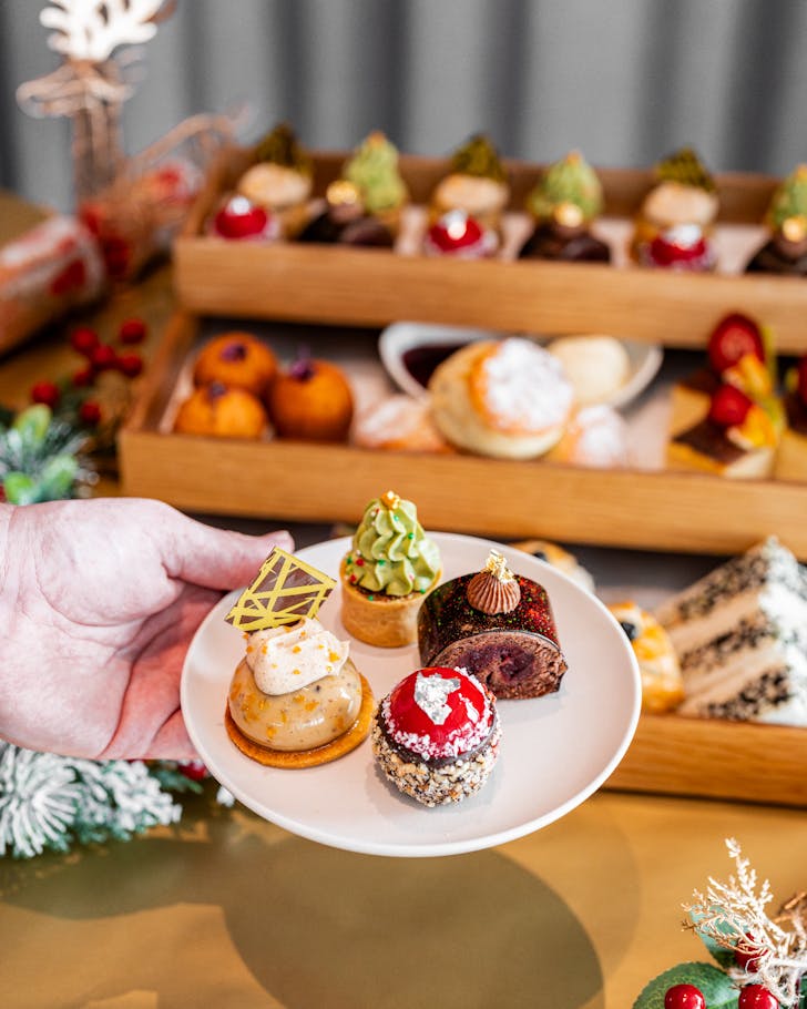 Bellini Bar at Hiltonâs Festive Afternoon Tea
