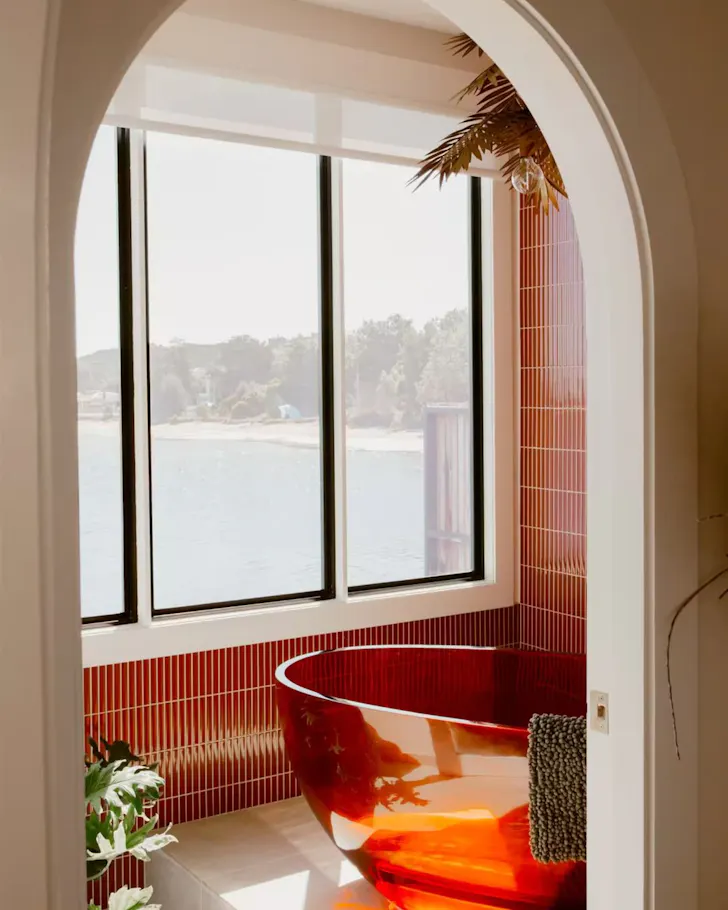 The bath with a view at Idle best tiny house Victoria