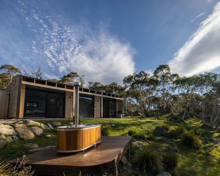 Jindabyne Accommodation Crafters Luxury Eco Cabin