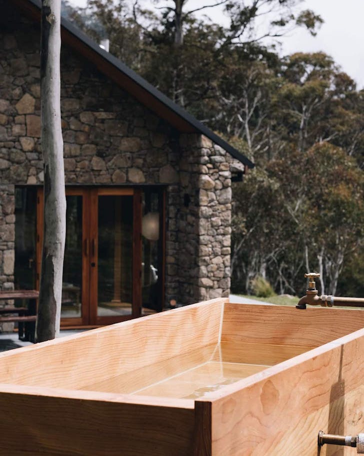 Jindabyne Accommodation Mill Cabin Exterior